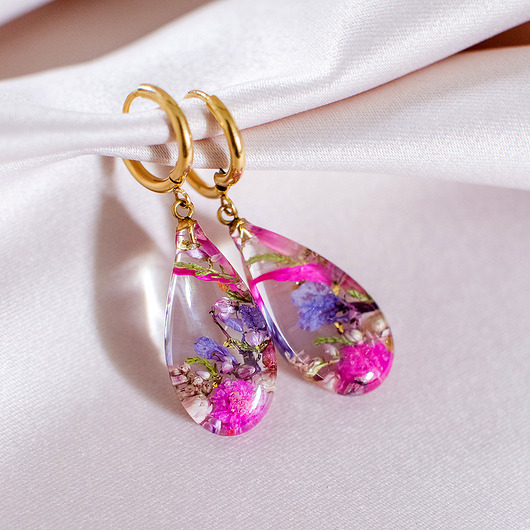 kolczyki z żywicy Kolczyki z kompozycją kwiatową