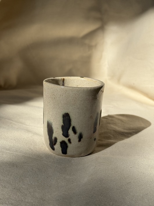 kubki Czarka beżowa w złote ciapki - 100 ml