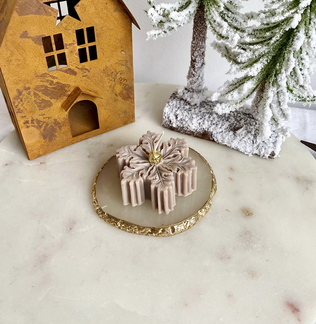 świeczniki i świece Świeca ekologiczna sojowa dekoracyjna "Snowflake" 25x60mm