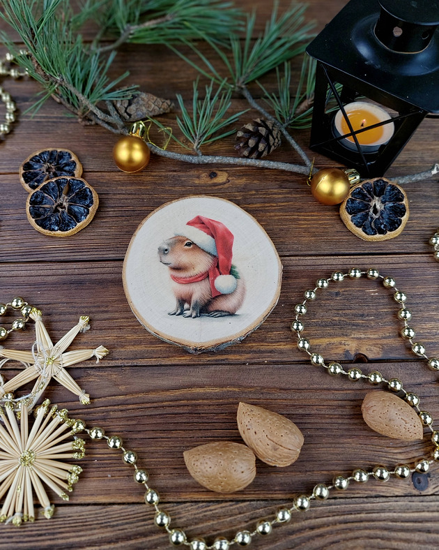 ozdoby choinkowe Brzozowa podkładka pod kubek, świąteczna zawieszka - kapibara