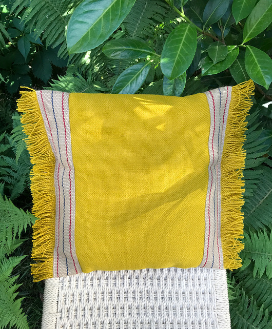poduszki gładkie THE FRINGE PILLOW - żółta  poduszka z wełny 40x40cm