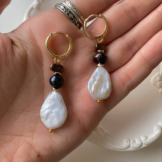 kolczyki pozłacane Autorskie kolczyki pozłacane z perłami barokowymi i hematytem 