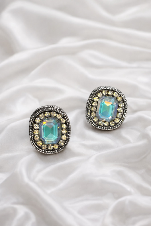 kolczyki soutache Kolczyki z opalizującym kryształem sztyfty sutasz