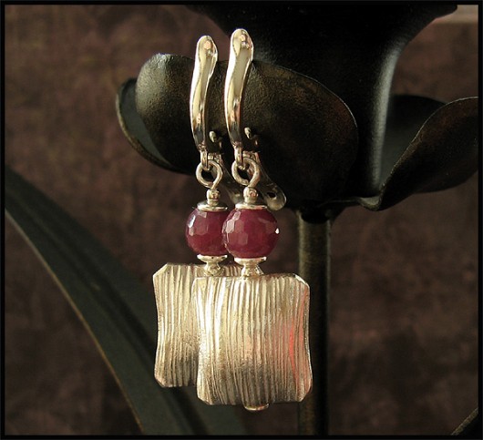 LUXURY- Rubin w Srebrnych Poduchach Little Dreamer