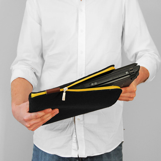 POKROWIEC NA LAPTOPA 03 etui z filcu zolty zamek purol design