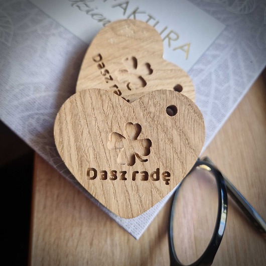breloki Brelok serce z drewna, na szczęście dasz radę