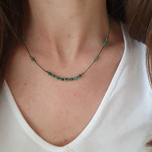 butelkowo zielony naszyjnik z malachitem LEI handmade 