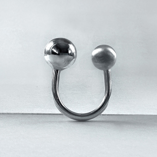 pierścionki srebrne Mały, regulowany pierścionek z kulkami 12 mm i 9 mm