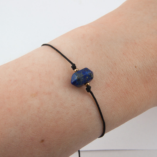 bransoletki na sznurku Bransoletka lapis lazuli w kształcie sopla