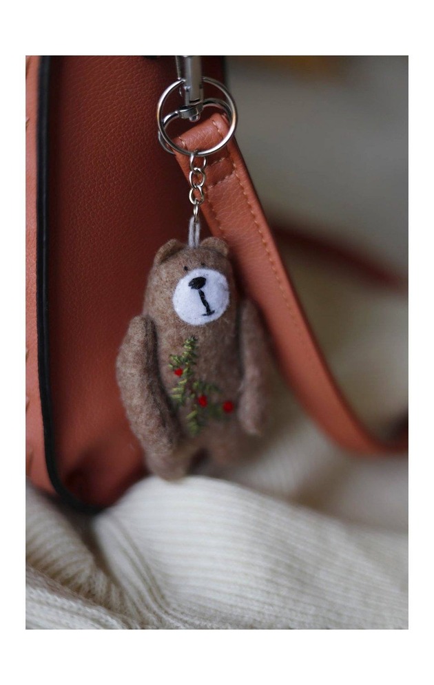 breloki Brelok miś z haftem