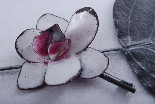 Magnolia stellata  &#8211; broszka Dorota Oyrzanowska