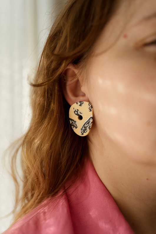 kolczyki z masy plastycznej Wiszące sztyfty w organicznym kształcie