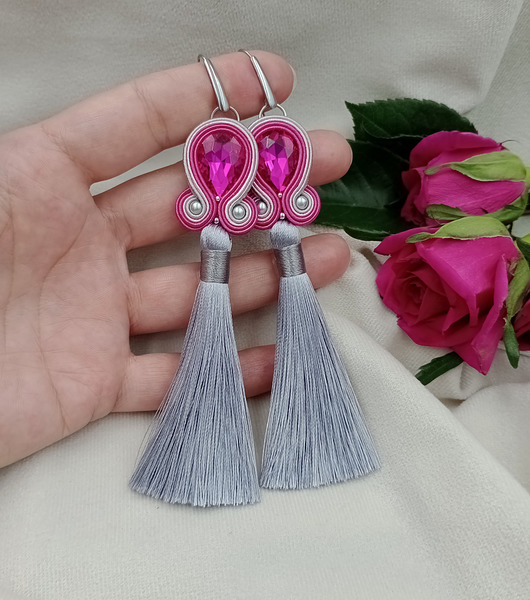 kolczyki soutache Kolczyki z chwostami, różowe chwosty, srebrne fuksja klipsy