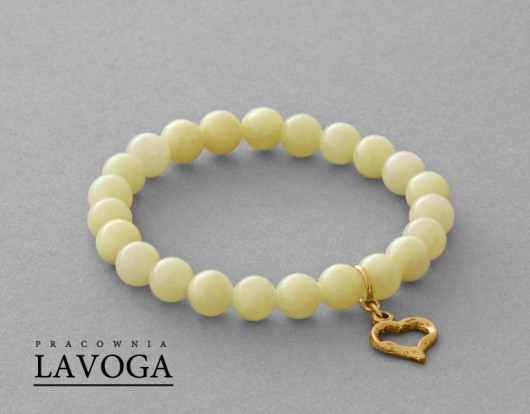 Jade with heart pendant in cream. Lavoga