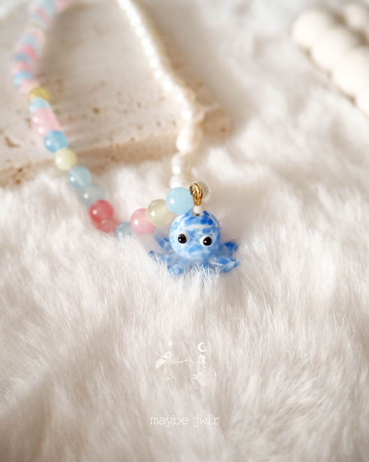 chokery Naszyjnik Ośmiornica z perłą barokową i jadeitem tęczowym