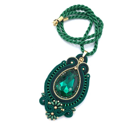 wisiory Wisiorek sutasz zielony Gaja z dużym kryształem elegancki klasyczny