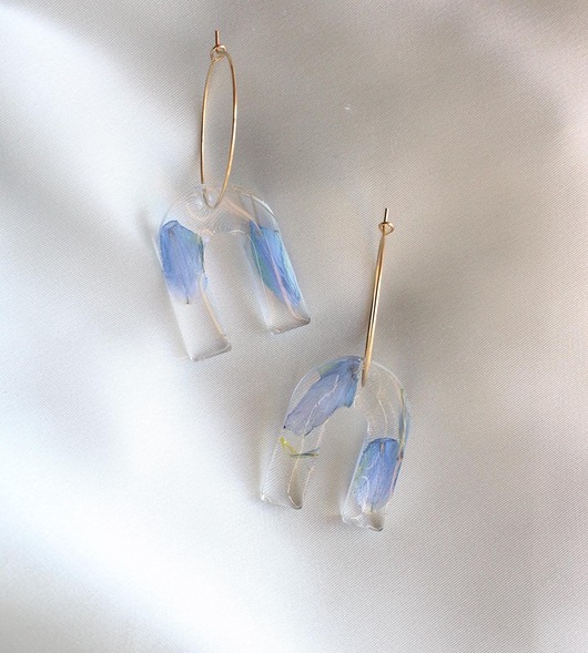 Niebieskie kwiatowe kolczyki Flores Jewellery