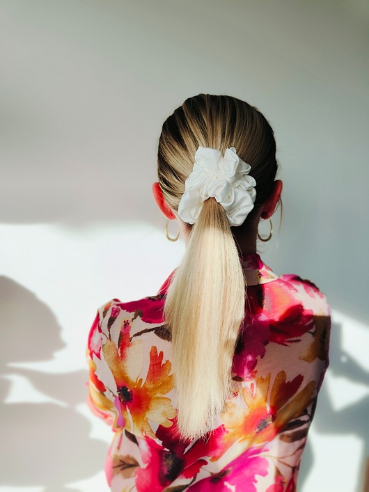gumki do włosów Gumka jedwabna, scrunchie, frotka white lotus MAXI