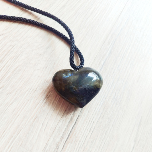 wisiory Labradoryt  wisiorek na sznurku serce