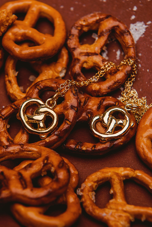 złote naszyjniki Naszyjnik Precel