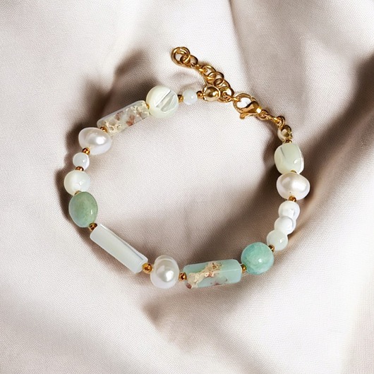 bransoletki z kamieni naturalnych Bransoletka : perły , muszla, amazonit, jaspis cesarski :: light