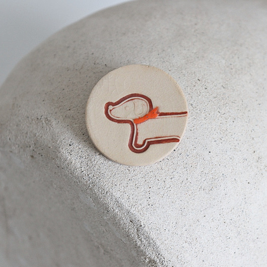 broszki Ceramiczna broszka jamnik