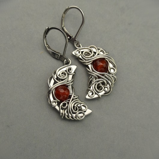 kolczyki wire wrapping Czerwone kolczyki księżyce karneol wire wrapping