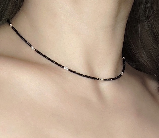 srebrne naszyjniki Naszyjnik - obróżka, z diamencikami