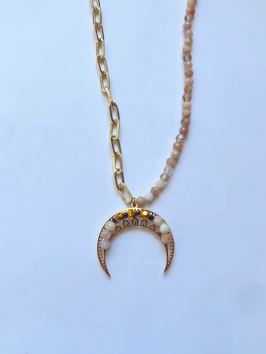 korale Długi naszyjnik Lunula i kamień słoneczny