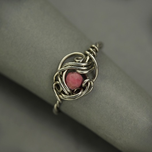 pierścionki - różne Pierścionek regulowany rodonit wire wrapping