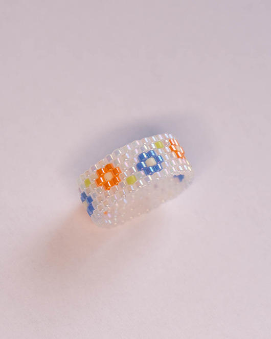 pierścionki - różne Pierścionek ze szklanych koralików