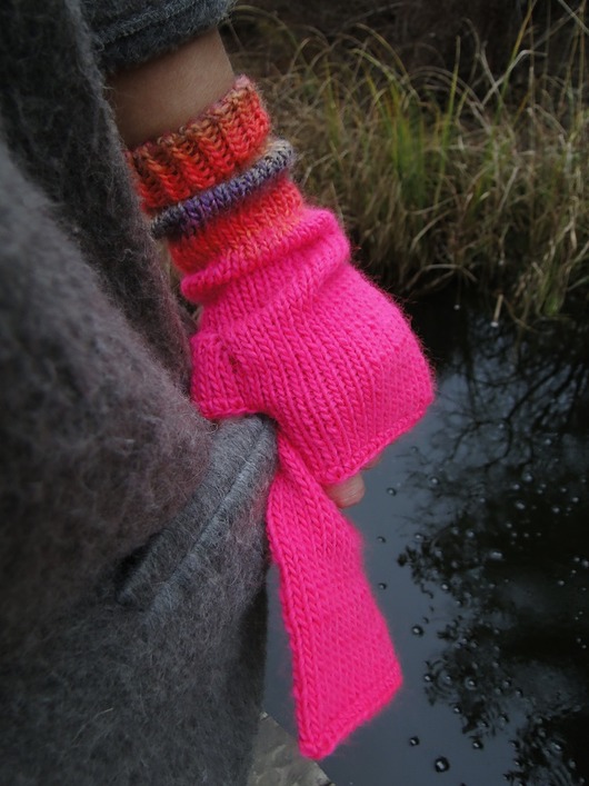 neon w różu/ mitenki agat handmade