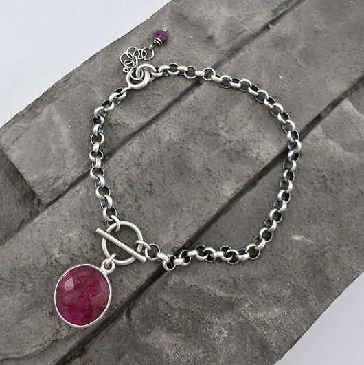 bransoletki z kamieni naturalnych Rubin na grubym łańcuszku - bransoletka