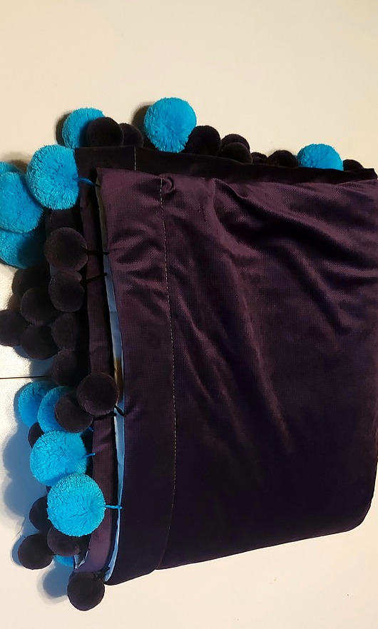 koce i narzuty Velvetowa narzuta z pomponami - 150 cm x 200 cm.