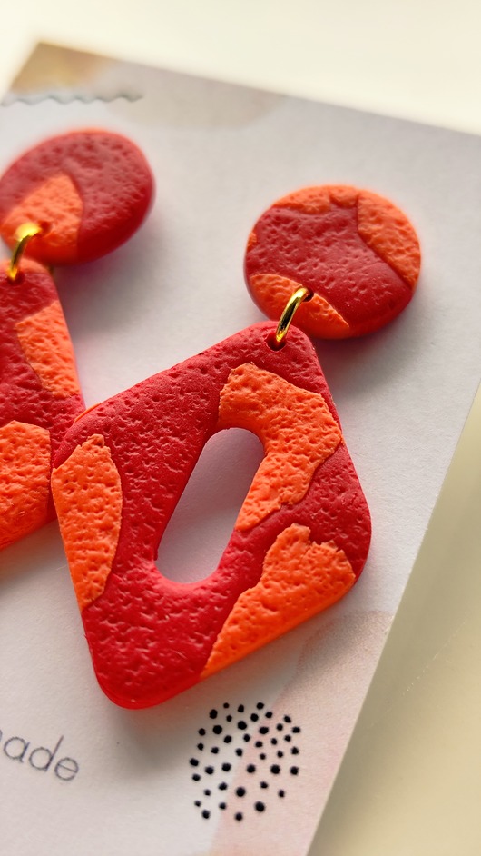 kolczyki z masy plastycznej Kolczyki wiszące panterka zwierzęce koralowe