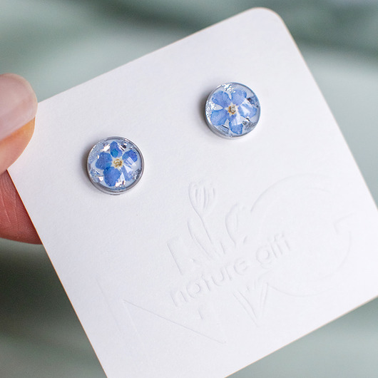 kolczyki z żywicy Kolczyki sztyfty z niezapominajkami