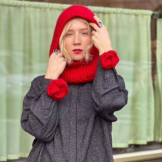 przypinki 100% MERINO Czerwona RÓŻA SPINKA BROSZKA PIN
