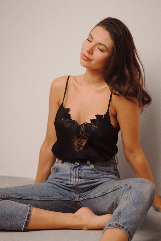 bluzki - inne Czarny top z koronką