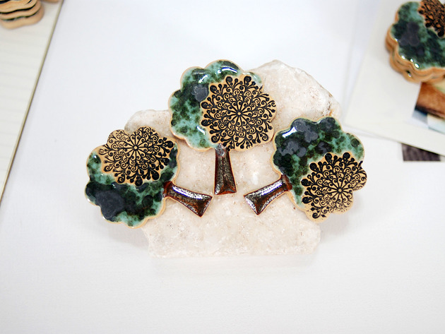 Ceramiczny magnes na lodówkę - drzewo 10FingersArt