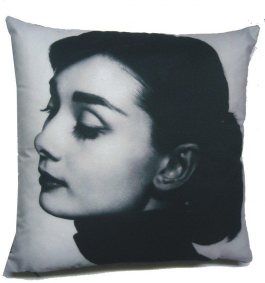 Poduszka z Audrey Hepburn Gaul Designs
