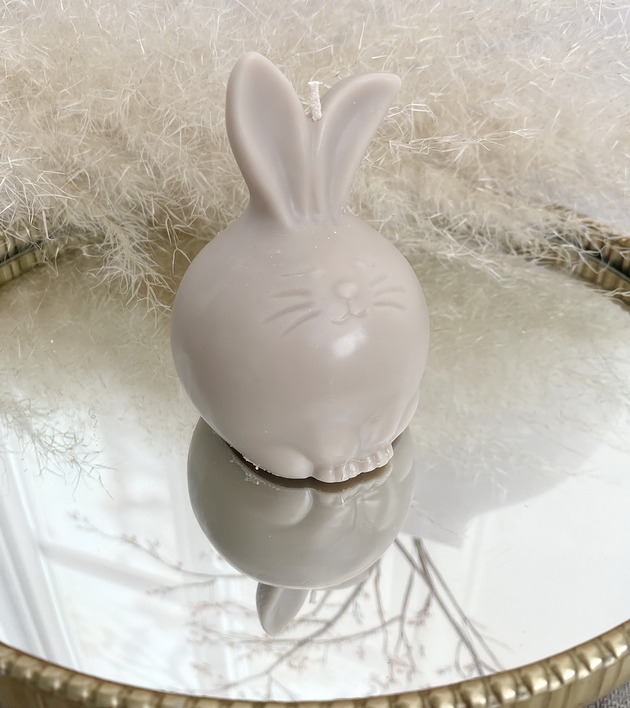 świeczniki i świece Świeca ekologiczna sojowa dekoracyjna zając/ królik beż