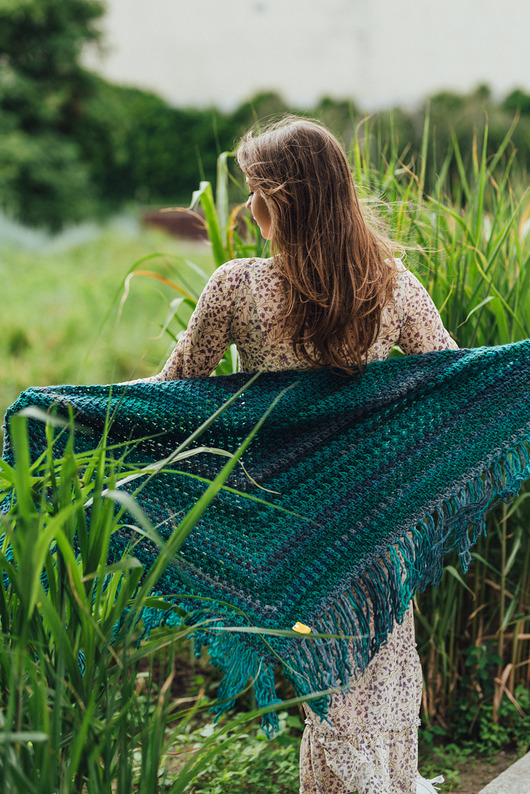 szale damskie Chusta  z frędzlami MAXCOLOR morska toń