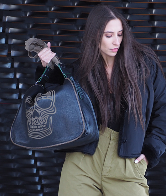 torby na ramię Duża torba skórzana, z motywem czaszki na klapie