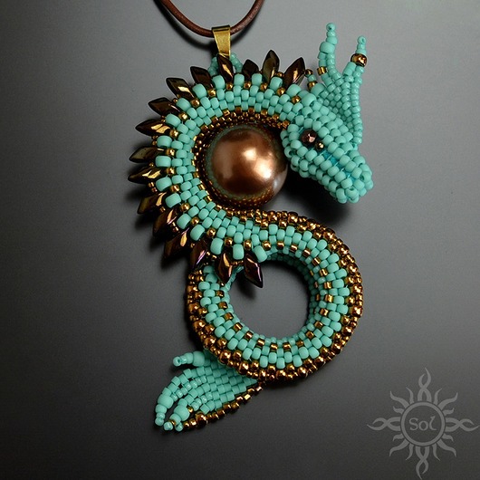 Lirveth, wisior ze smokiem, beading Sol