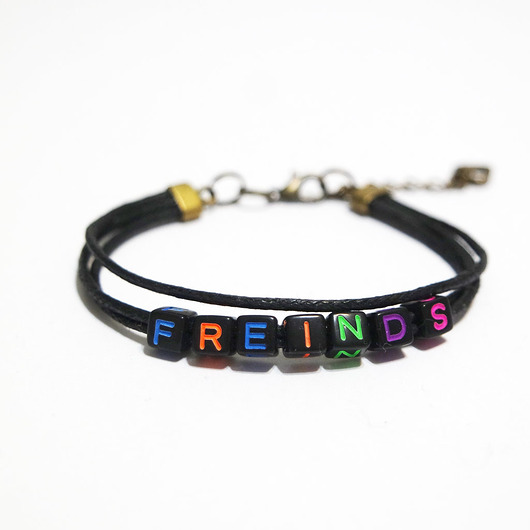 bransoletki na sznurku Bransoletka - Freinds - Friends z literówką, sznurki