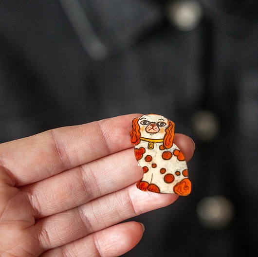 broszki Piesek kominkowy