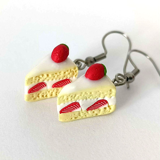 kolczyki z masy plastycznej Kolczyki tort truskawkowy