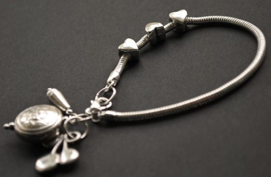 Heart to heart and again - bransoletka Buy or Die