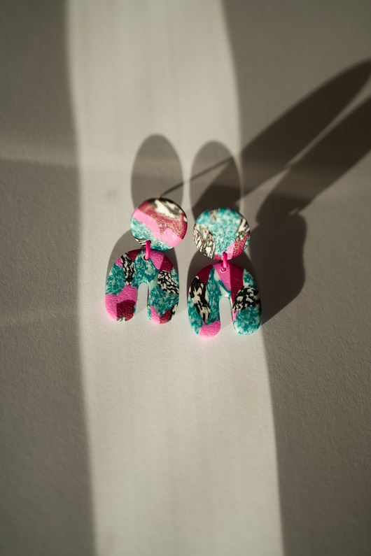 kolczyki z masy plastycznej Wiszące kolczyki sztyfty MINI we wzorek