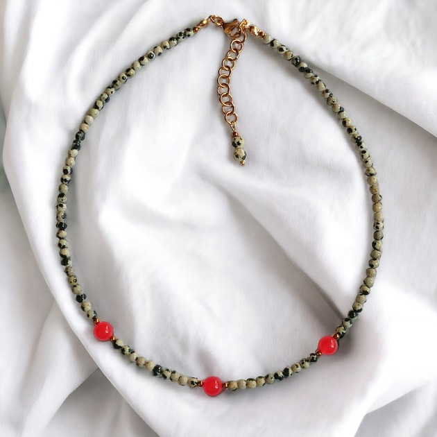 chokery Choker : red currant collection
